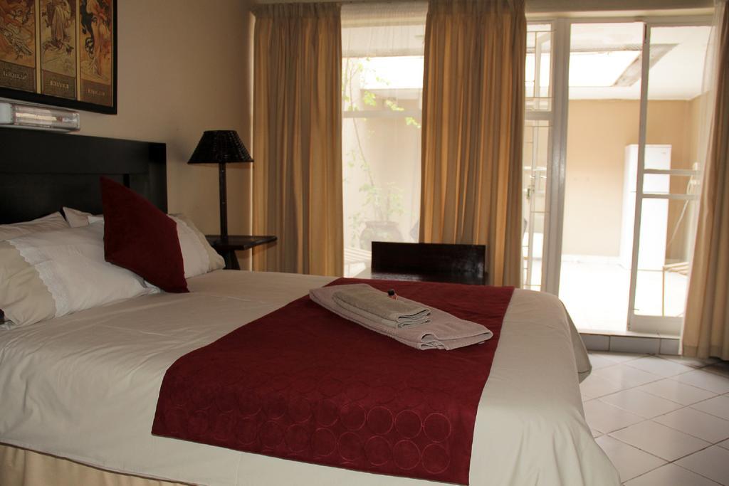 Rustenburg Guesthouse Eksteriør bilde